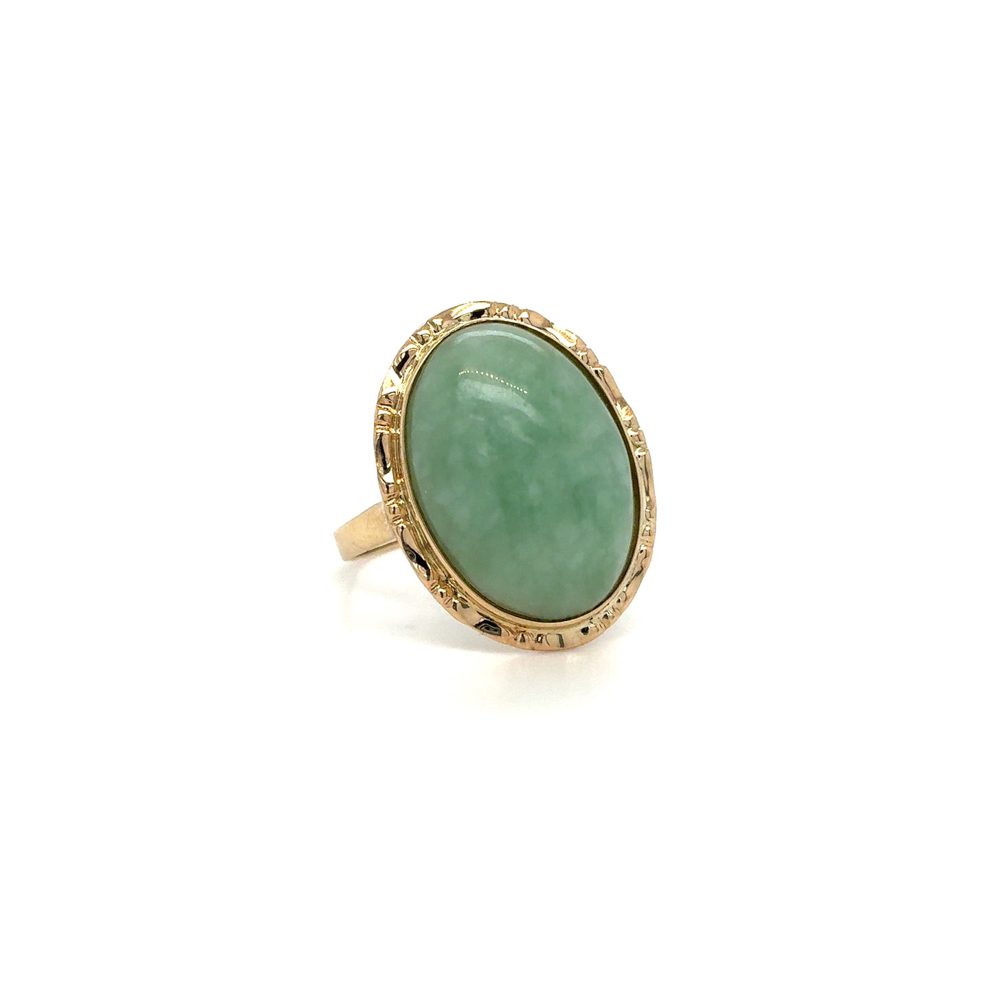 Estate 14K Yellow Gold Green Agate Cabochon Ring in Patterned Bezel