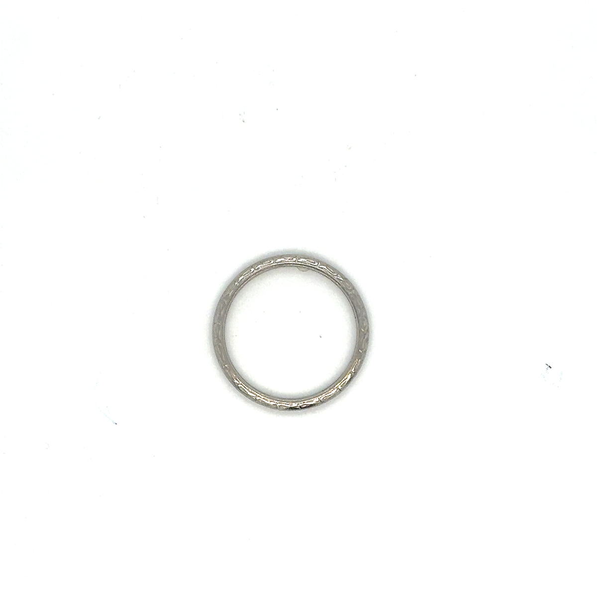 Estate Platinum Ladies’ Etched Edge Band