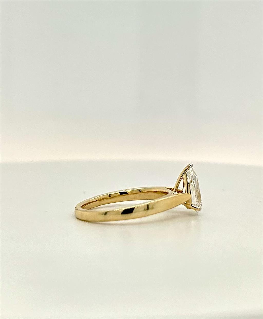 14K Yellow Gold Engagement Ring with 1.55CT LGD Pear Shaped Size 7