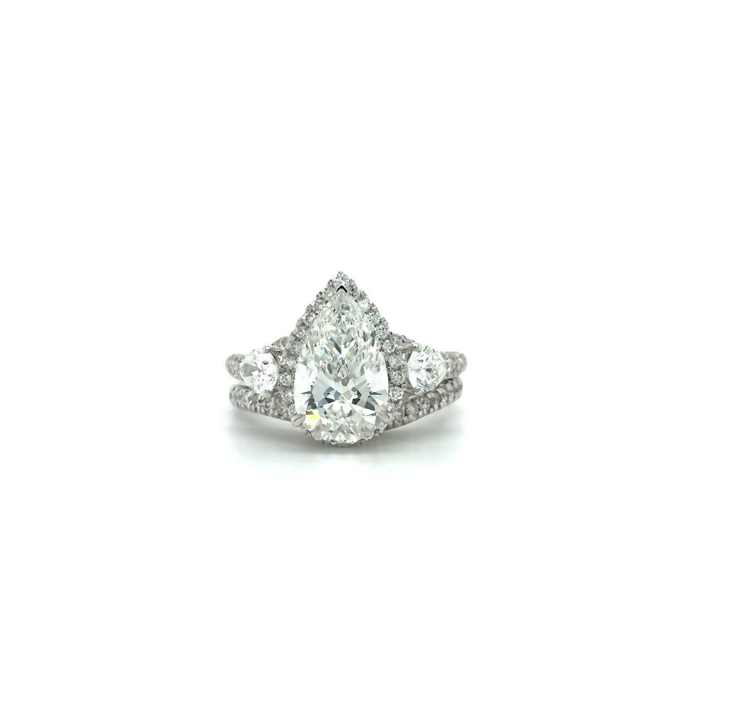 Pear-Shaped Lab-Grown Diamond Wedding Set – 14K White Gold