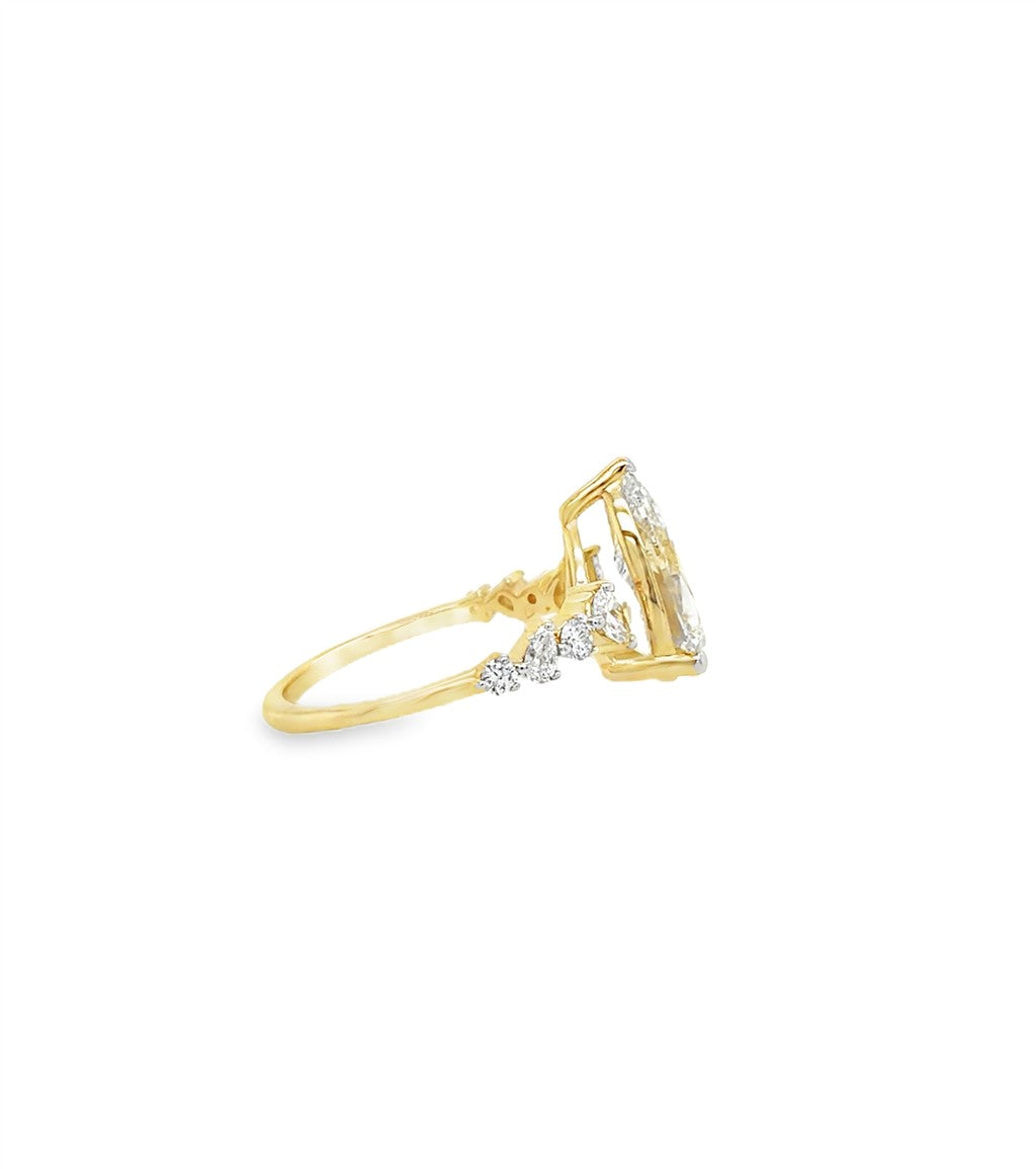 Pear-Shaped Lab-Grown Diamond Engagement Ring – 14K Yellow Gold
