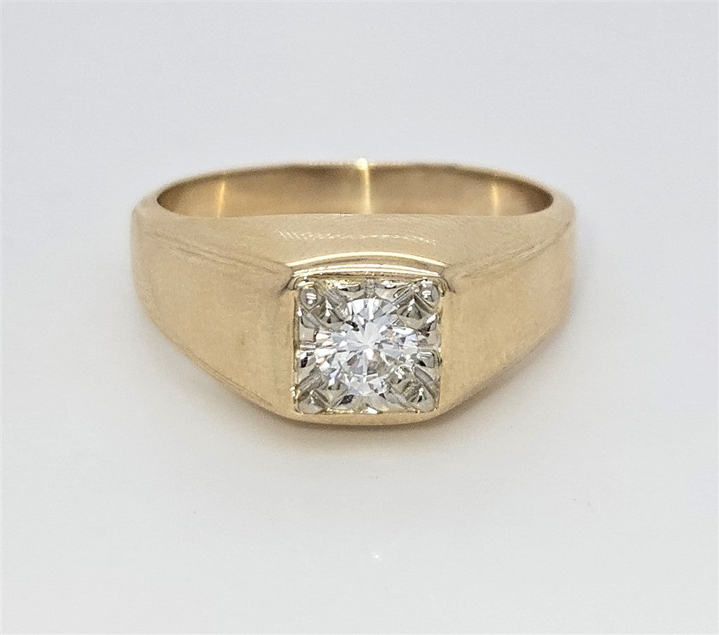 Refined Sophistication: 14K Yellow Gold Men's Ring with 0.5CT Diamond