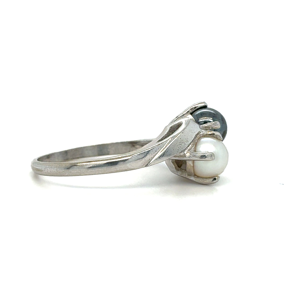 Estate 10K White Gold Double Pearl Ring – White & Black Pearls – Size 8.5