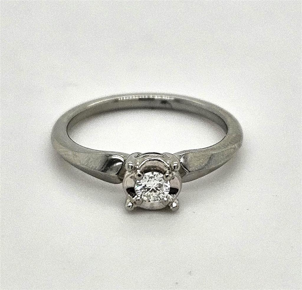 18K White Gold Diamond Solitaire Ring 3.12g