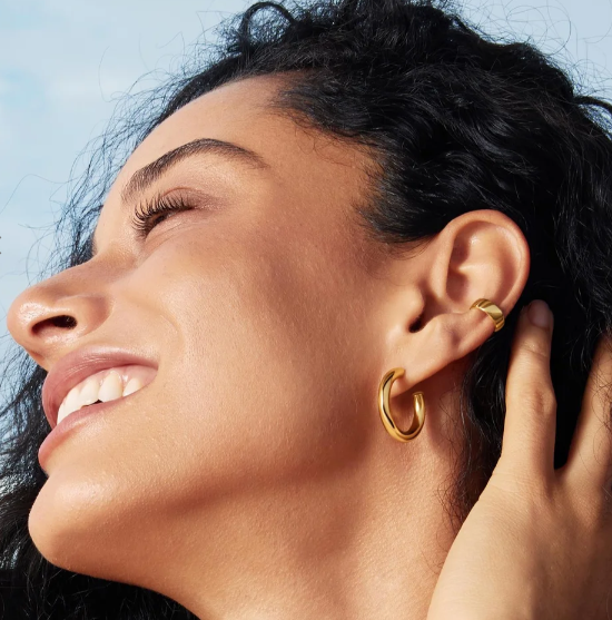 Ania Haie Gold Classic Tube Medium Huggie Earrings