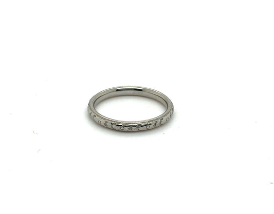 White 18 Karat Estate Ring Size 6.5