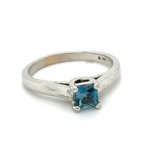 14K White Gold Ring with Blue Topaz Center – Size 8.5